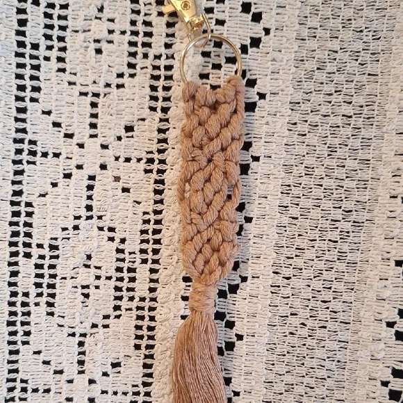 Handcrafted Macramé Keychain Set - Neutral Tones - Picture 11 of 12